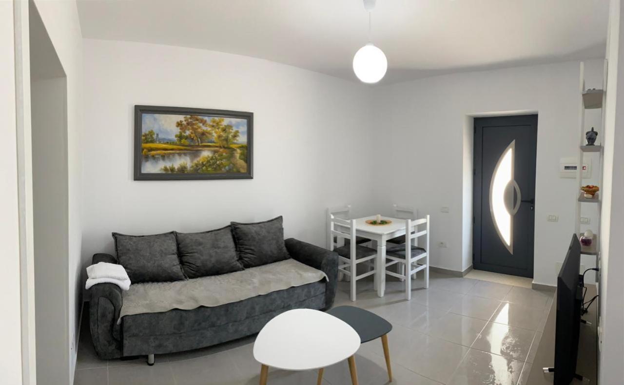 Asl House Wlora